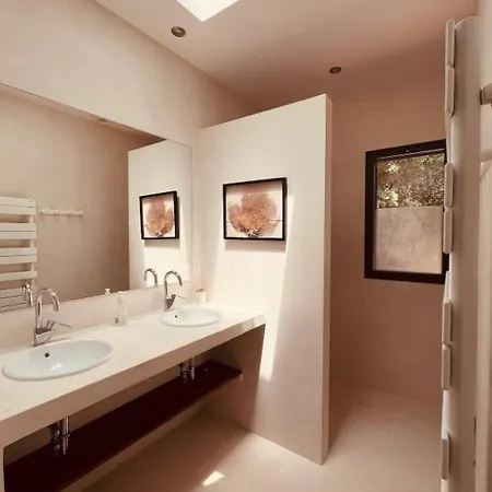 Peaceful Between Sea And Mountain In Corsica بيت للعطل ليسي