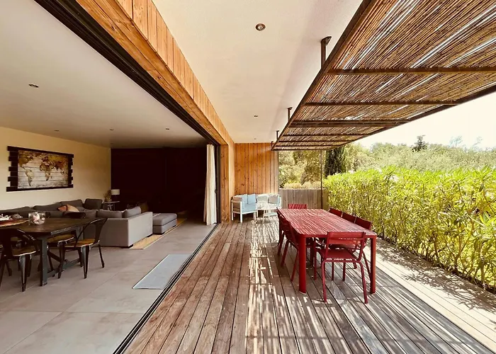 Peaceful Between Sea And Mountain In Corsica 度假居