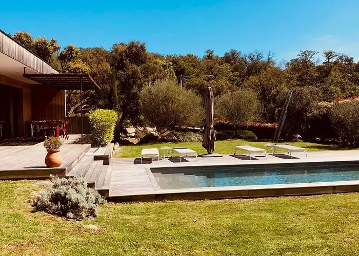 Peaceful Between Sea And Mountain In Corsica 度假居